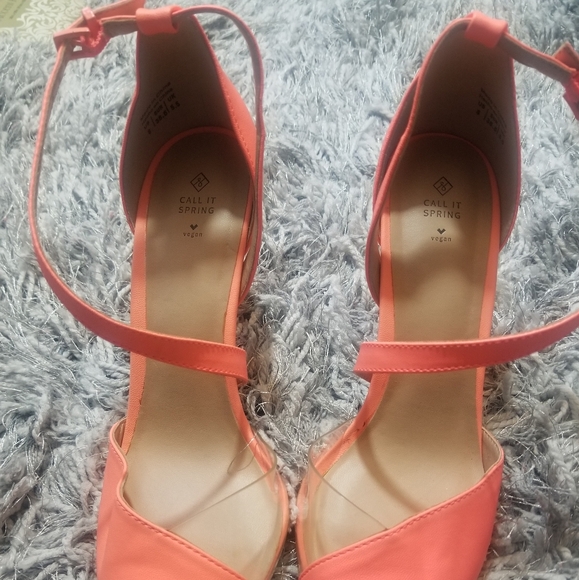CALL IT A SPRING PUMP SHOES..🙎‍♀️😍 - Picture 6 of 7